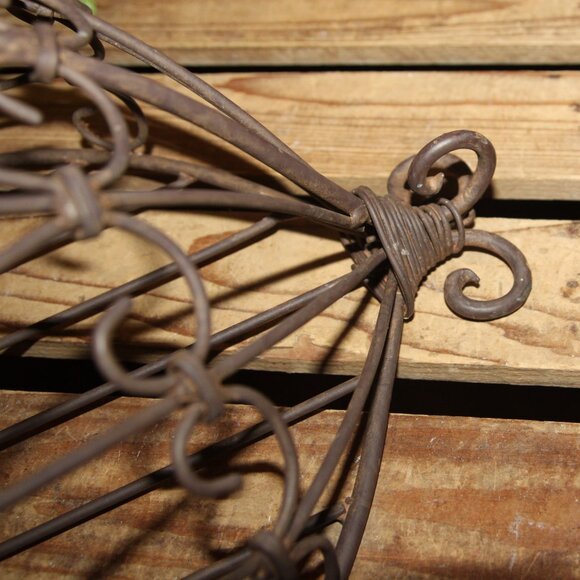 VTG French Country Farmhouse Rustic Scrolled Wrought Iron Wall Planter Basket - Picture 3 of 6